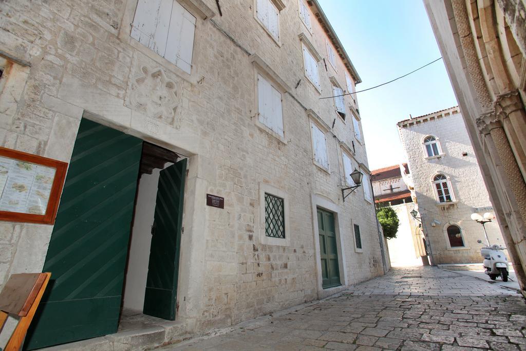 Room Mira Τρογκίρ Εξωτερικό φωτογραφία