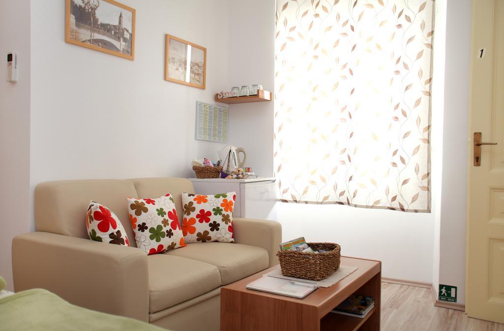Room Mira Τρογκίρ Εξωτερικό φωτογραφία